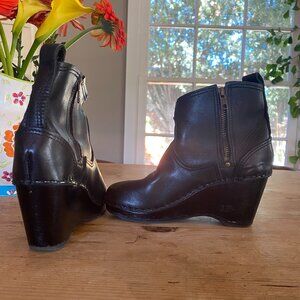 No 6 Black Clog boots